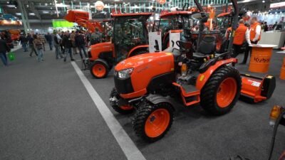 Buy kubota tractors