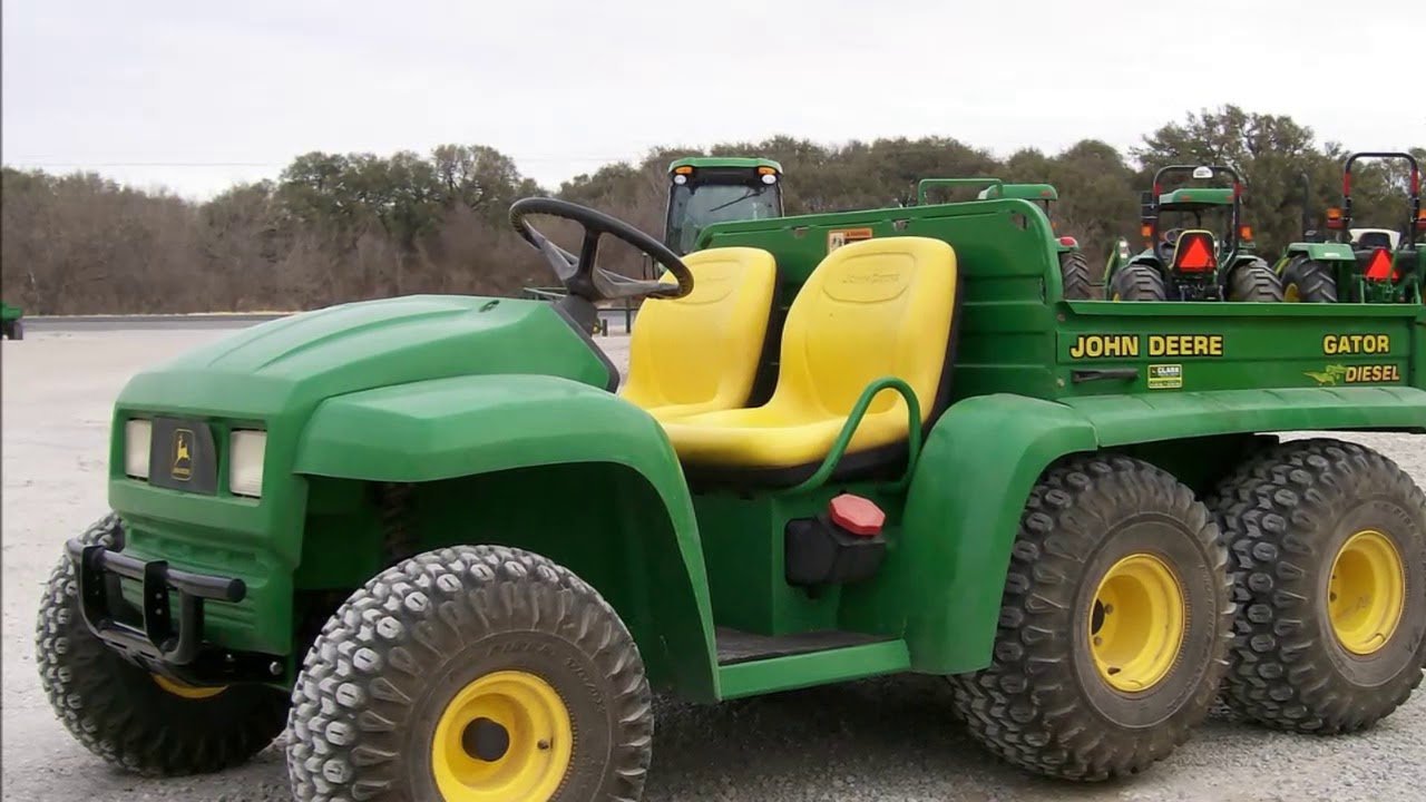John Deere Gator